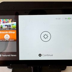 Nintendo Switch 32gb & Game Holder