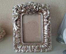 Silver Ribbon Ornate Frame 12.5cm x 18cn