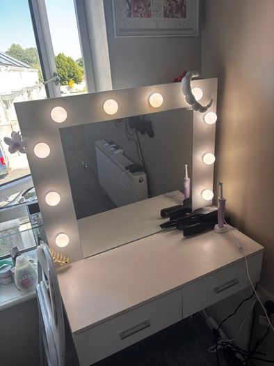 vanity desk