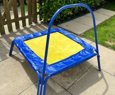 Toddler trampoline with handle