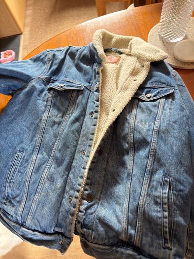 Levi's Retro Vintage jacket, bought in Texas, barely used. Size XL