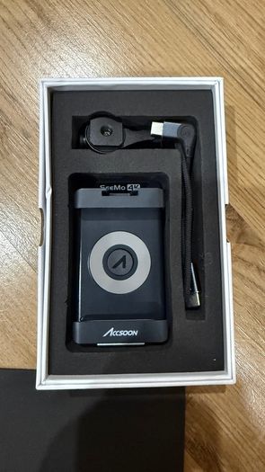 Accsoon - SeeMo Pro 4K for iOS - MFI Certified Video Capture Adapter HDMI to USB-C/Lightning