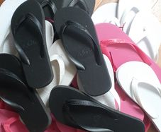 12 Pairs Flip Flops/Sandals/ Pool Beach Flats EU 38-39 and EU 35-37