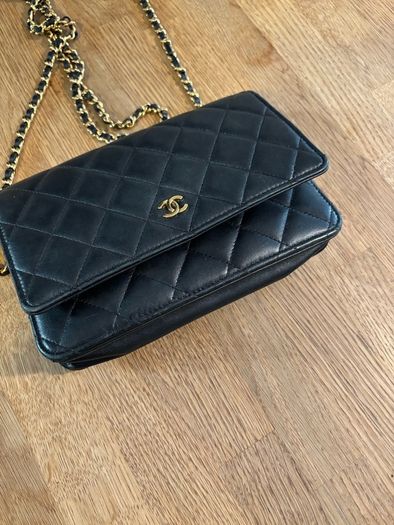Chanel Wallet on Chain authentic