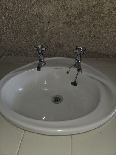 1990's Armitage Shanks Sink unit