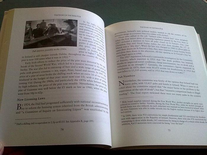 The story of the Irish pub Ireland History + profiles of 100 oldest family pubs