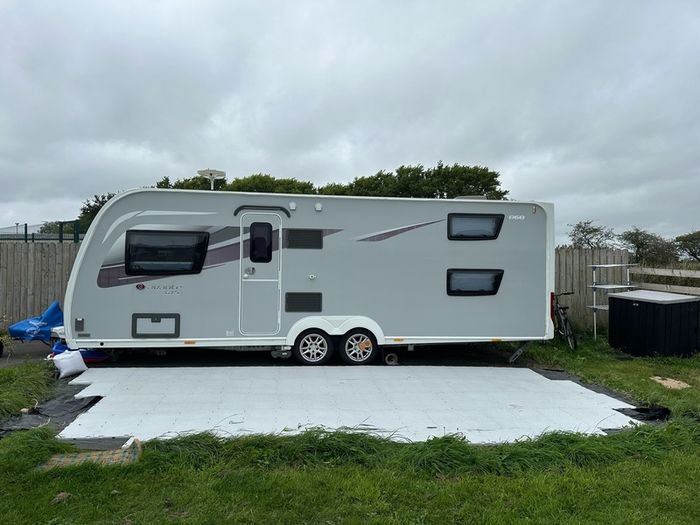 6 Berth Caravan. Elddis Avante 868
