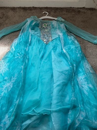 2 Disney princess Frozen dresses 5/6 years old and 6-8years old 122/128cm