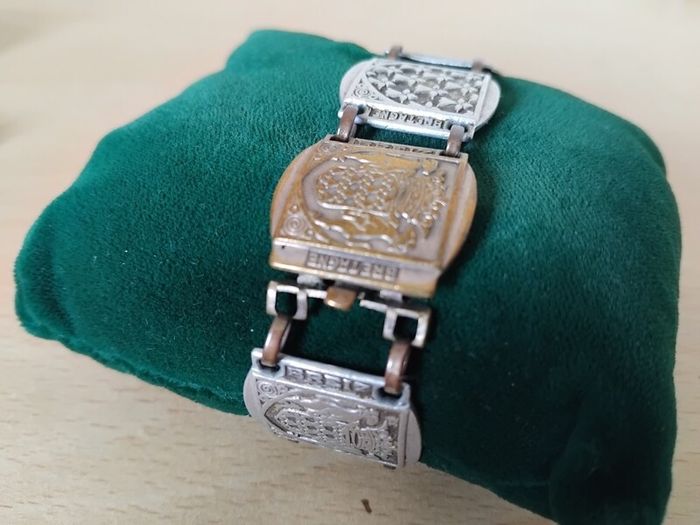 Mixed lot 3 bracelets 1x 925 silver glass bead, 1x Mexican Alpaca bangle (damaged) & 1x Britanny tourist crest bracelet FREEPOST