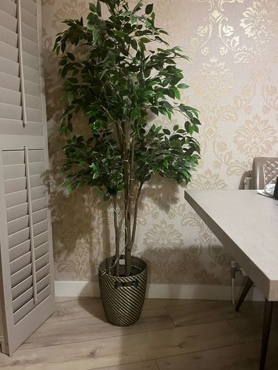 IKEA artificial plant with pot . Like a new