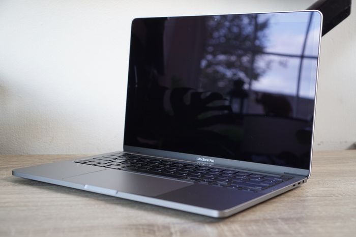MacbBook Pro 13" 2020 | 10th Gen i5 2.0GHz | 16GB | 512GB