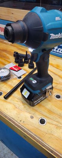 Makita 18v dust blower