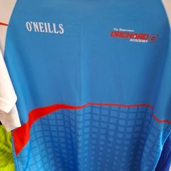 (Tight Fit) Armagh GAA O'Neills Gaelic Football Jersey (Adult Medium) FREE POST