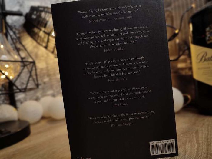100 Poems ! by Seamus Heaney ! 2020 ! by Faber & Faber !