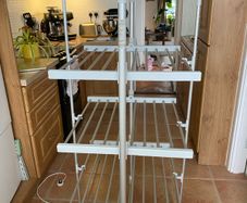 Heated clothes airer
