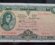 1976 Lady Lavery 1 pound banknote