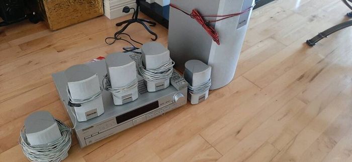 5 disc Panasonic DVD player with tuner
