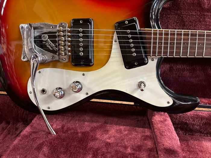 Mosrite Ventures Model Super Custom '65 Sunburst