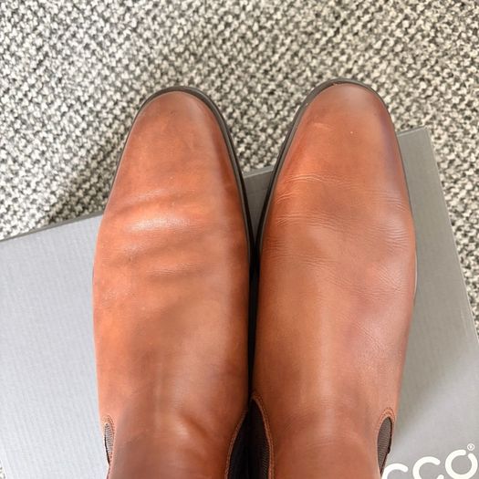 Ecco Chelsea boots