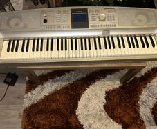 Yamaha DGX 305