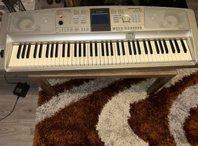 Yamaha DGX 305