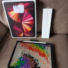 Apple iPad Pro 3rd Gen  11 inch 128gb Bluetooth + Cellular with accessories
