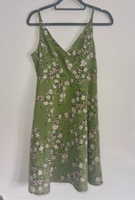 green dress