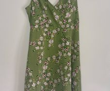 green dress