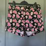 ladies shorts Image 2