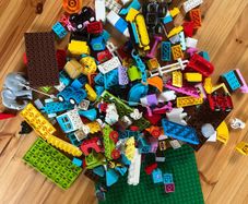 Duplo + train tracks + track connectors