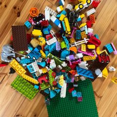 Duplo + train tracks + track connectors