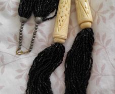 NECKLACE - Vintage - Carved - Black Glass Beads