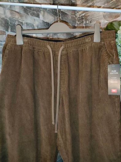 Cotton Traders Baggie Drawer string Cords  Loose fit Size large  36-38 inch waist/ 29inch inside leg