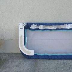 Toddler bed safety guard rail