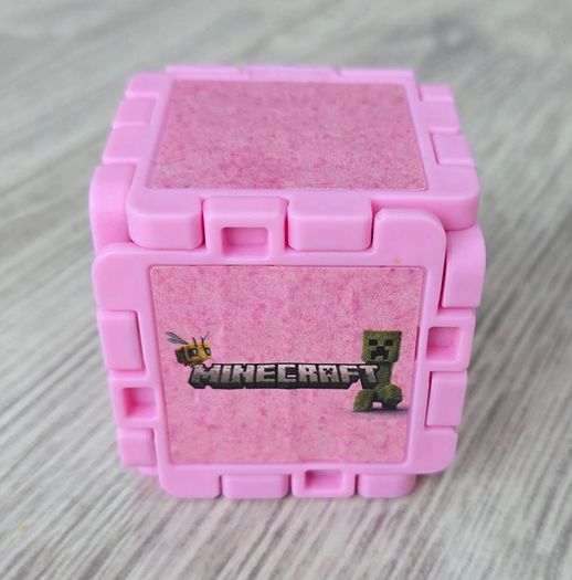 Minecraft pink cube