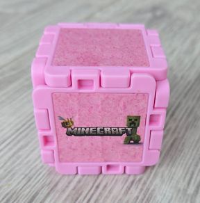 Minecraft pink cube