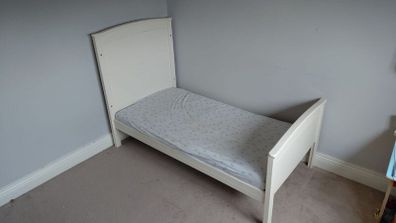 2 cot beds and 1 chest of drawers