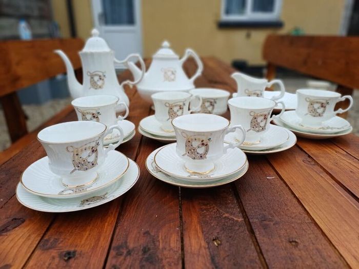 Vintage Tara Brooch Teaset