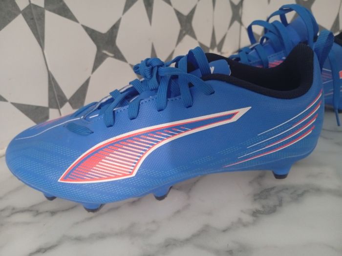 Football boots 5.5