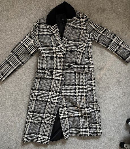 Black and White 90s Style Checkered Long Coat with Shoulder pads