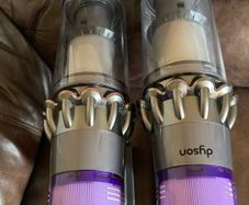 Dyson V11