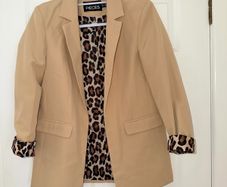 New Pieces Women's Beige Blazer with Leopard Print Lining - size medium