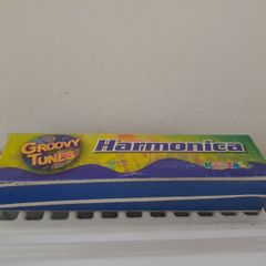 Parrot Harmonica