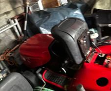 Ride on lawnmowers