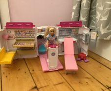 Barbie hospital and ambulance