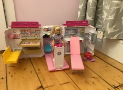 Barbie hospital and ambulance