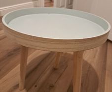 Tray table