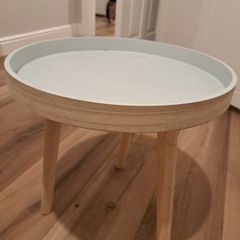 Tray table