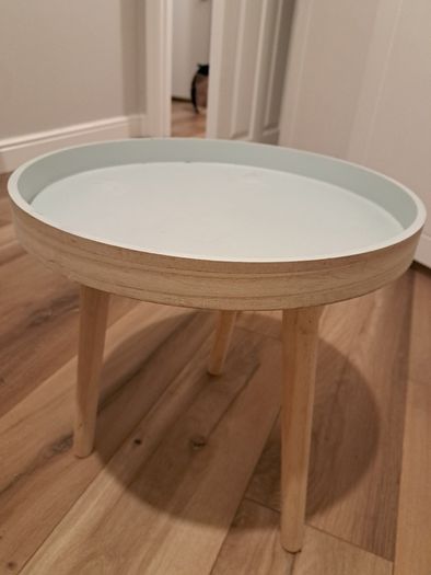 Tray table