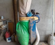 Dust extractor